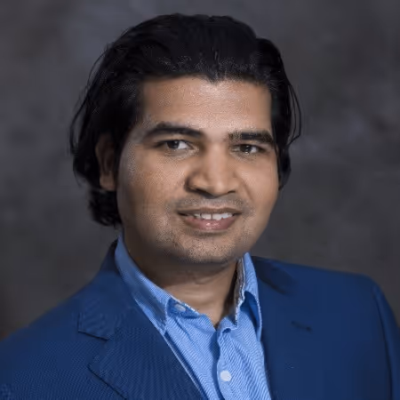 Ravi Sahu headshot