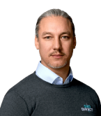 Timothy Wattimena headshot